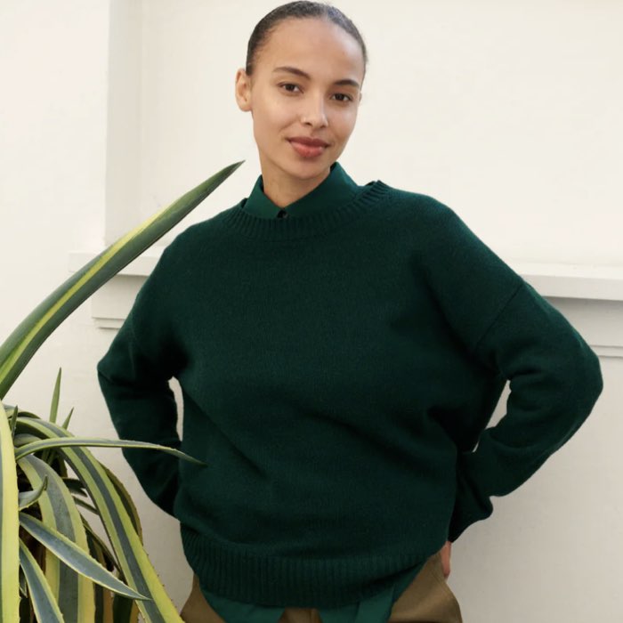 Duurzame groene gebreide oversized sweater van gerecyclede wol